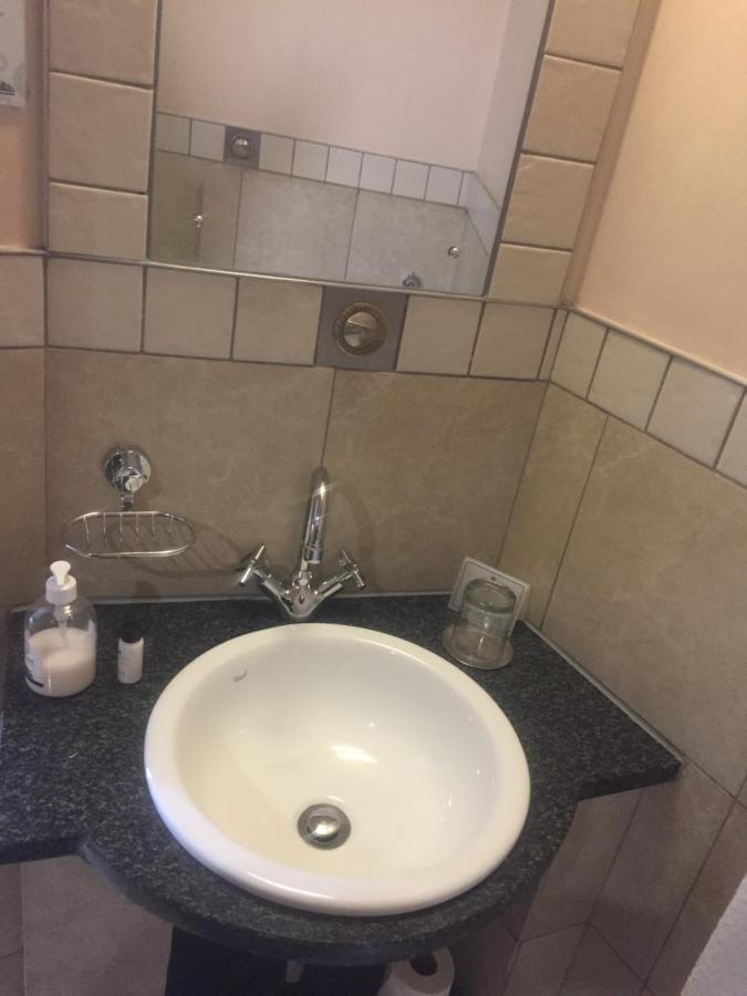 Mabungubwe Hotel Apartments - Home Away From Home Йоганнесбурґ Екстер'єр фото