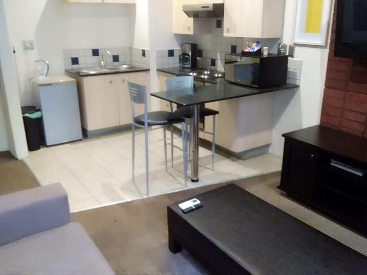 Mabungubwe Hotel Apartments - Home Away From Home Йоганнесбурґ Екстер'єр фото