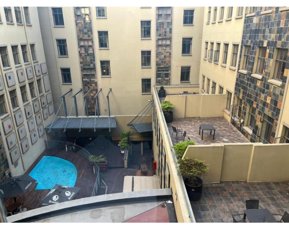 Mabungubwe Hotel Apartments - Home Away From Home Йоганнесбурґ Екстер'єр фото
