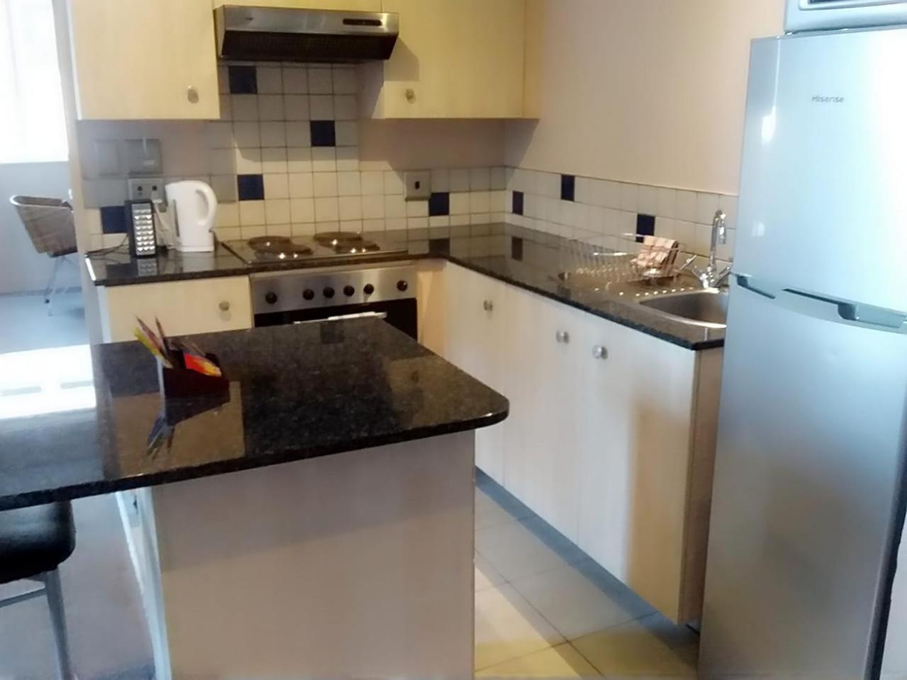 Mabungubwe Hotel Apartments - Home Away From Home Йоганнесбурґ Екстер'єр фото