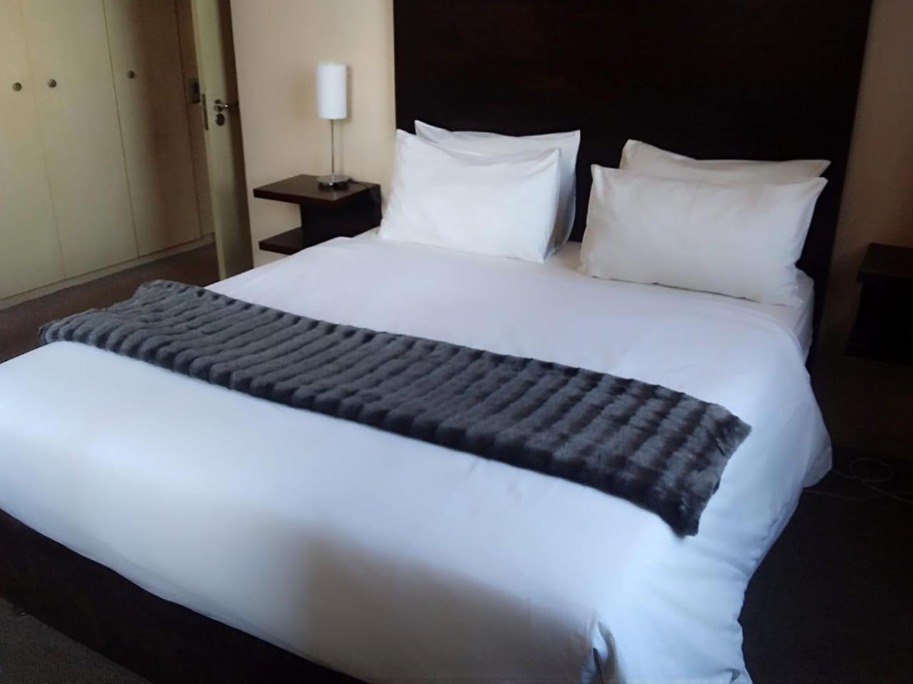 Mabungubwe Hotel Apartments - Home Away From Home Йоганнесбурґ Екстер'єр фото